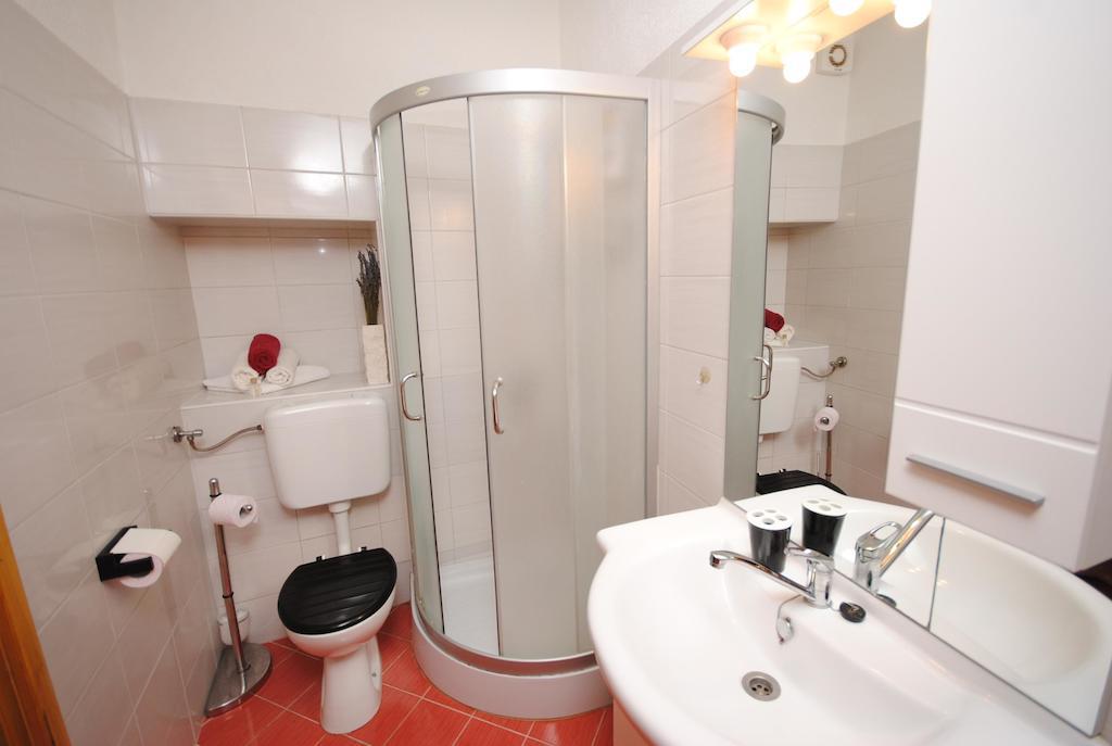 Guesthouse Ancient Stone Rovinj Rum bild