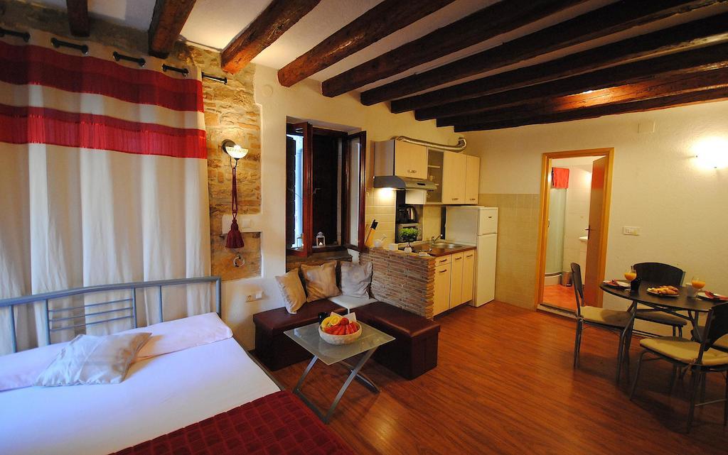 Guesthouse Ancient Stone Rovinj Rum bild