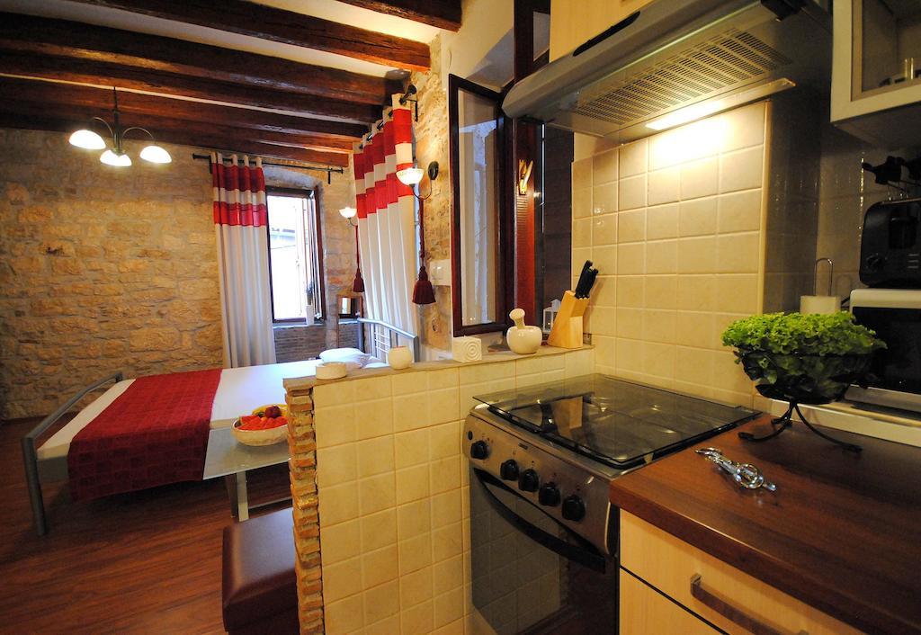 Guesthouse Ancient Stone Rovinj Rum bild
