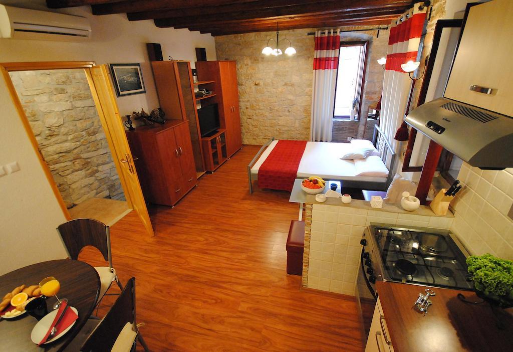 Guesthouse Ancient Stone Rovinj Rum bild